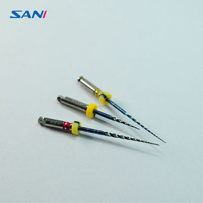 Il motore utilizza gli archivi rotatori dentari di 1.5N/Cm 31mm Niti nell'endodontica