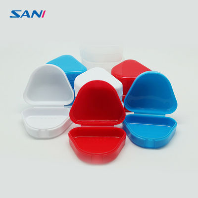 Un buon prezzo. Contenitori di plastica rossi del supporto della protesi dentaria della cassa 17g del contenitore del Mouthguard in linea